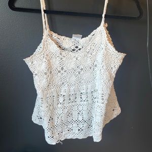 White knitted tank top